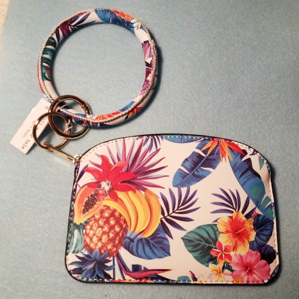 Small hook wristlet